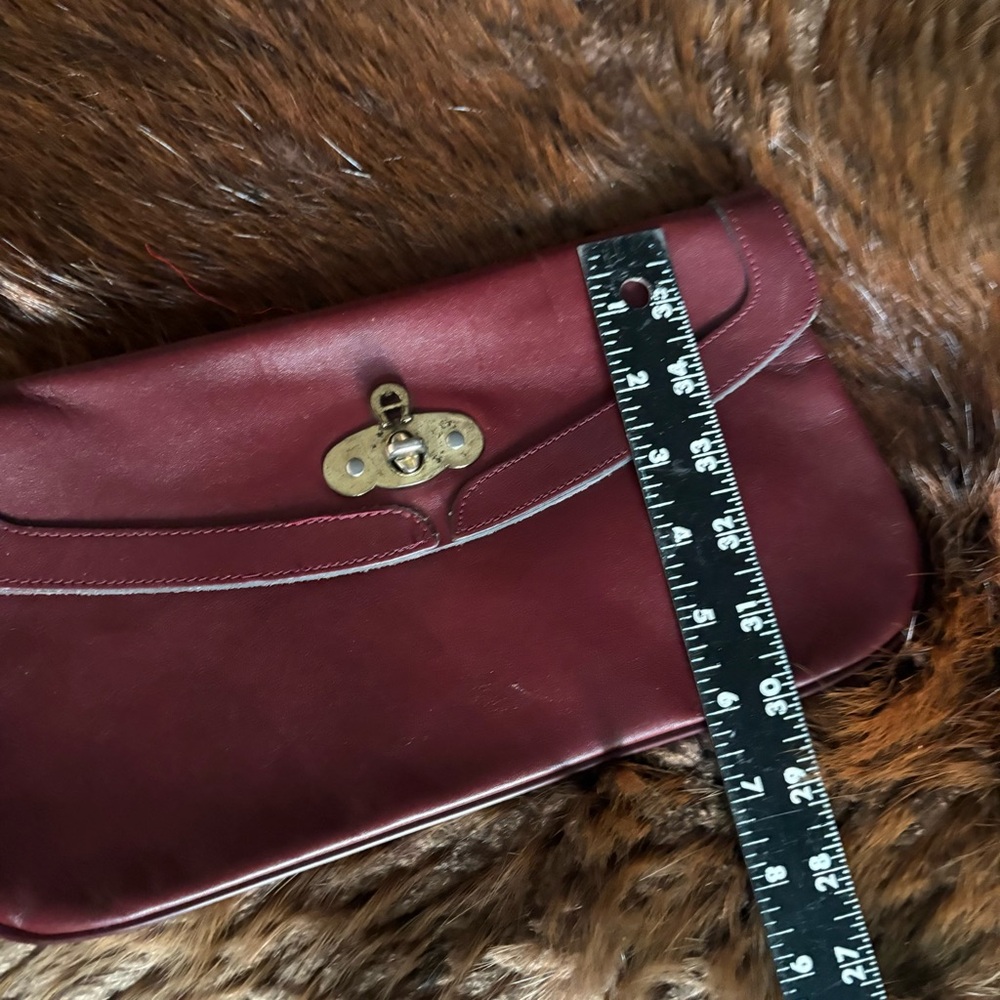 Vintage 1970s Etienne Aigner Clutch - Picture 6 of 11